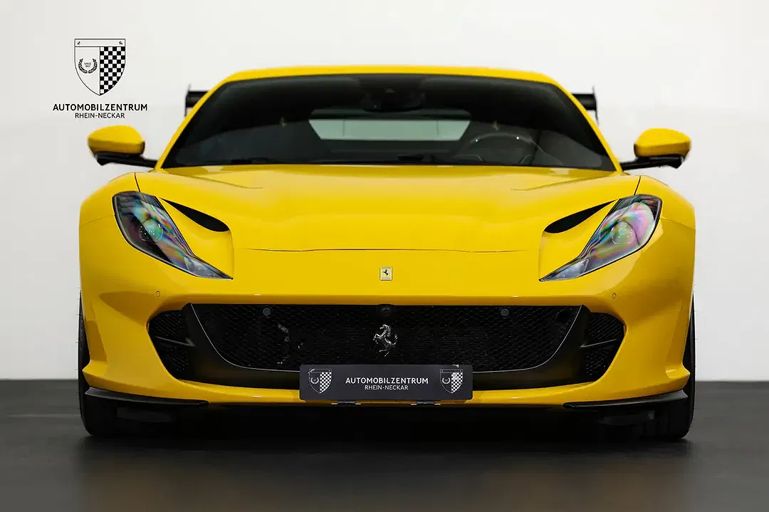 Ferrari 812 Superfast - foto 2