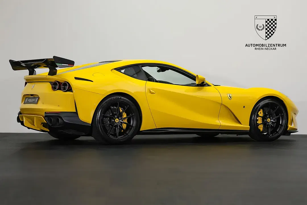 Ferrari 812 Superfast - Thumbnail 7