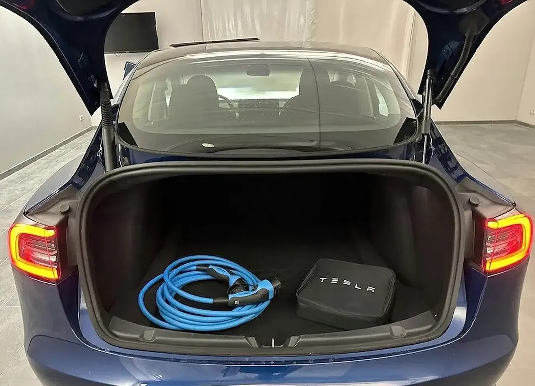 Tesla Model 3 AWD Dual Motor Long Range - Thumbnail 7