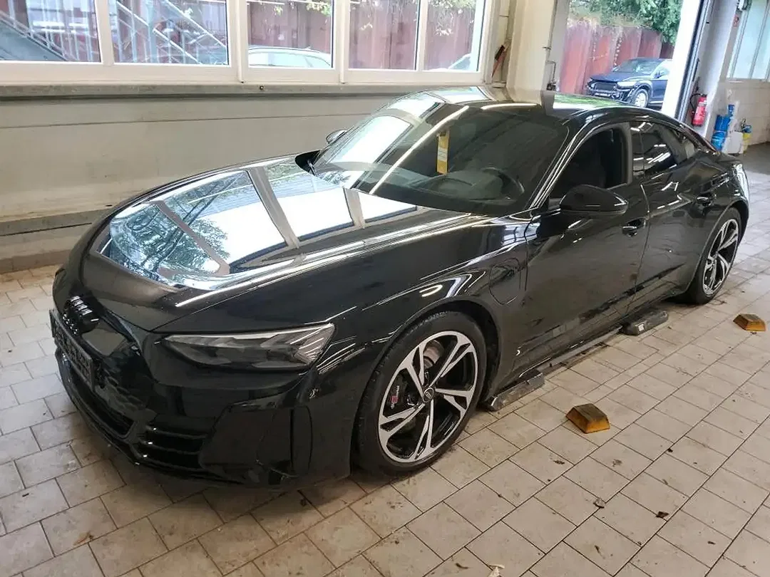 Audi e-tron GT quattro RS - foto 1