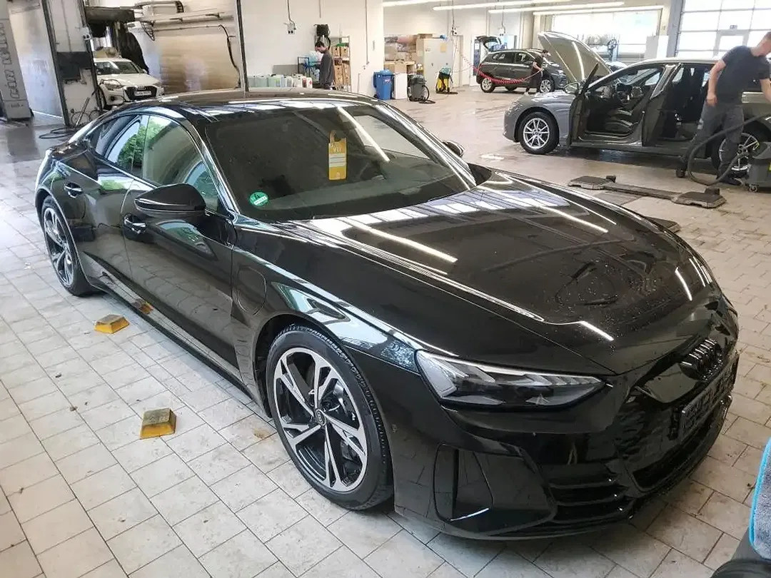 Audi e-tron GT quattro RS - Thumbnail 3