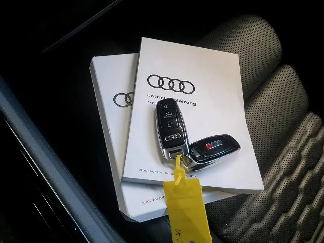 Audi e-tron GT quattro RS - Thumbnail 6