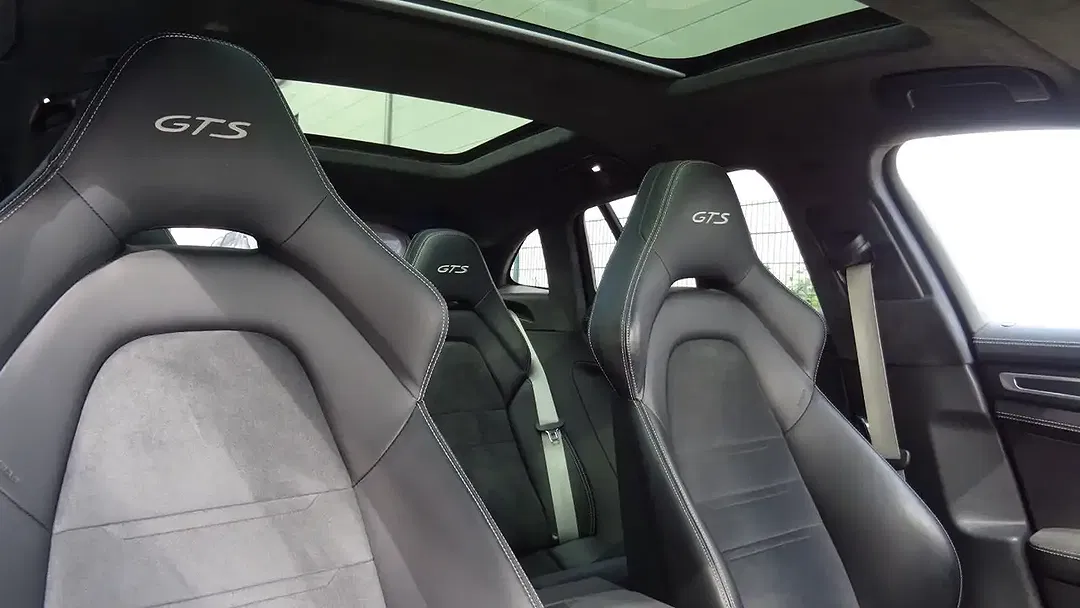 Porsche Panamera Sport Turismo GTS - Thumbnail 13