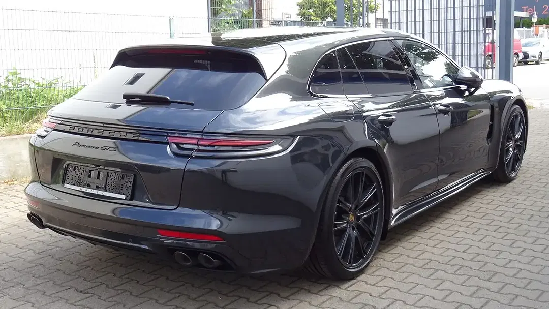 Porsche Panamera Sport Turismo GTS - Thumbnail 4