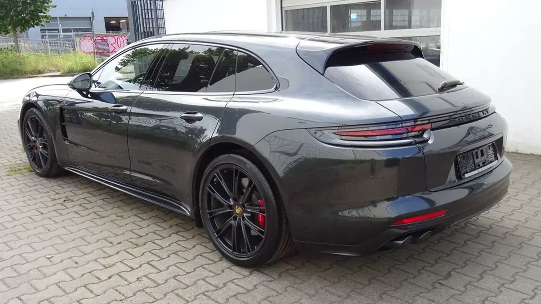 Porsche Panamera Sport Turismo GTS - Thumbnail 8