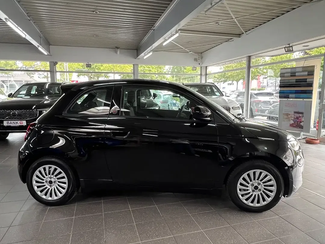 Fiat 500e RED - Thumbnail 5