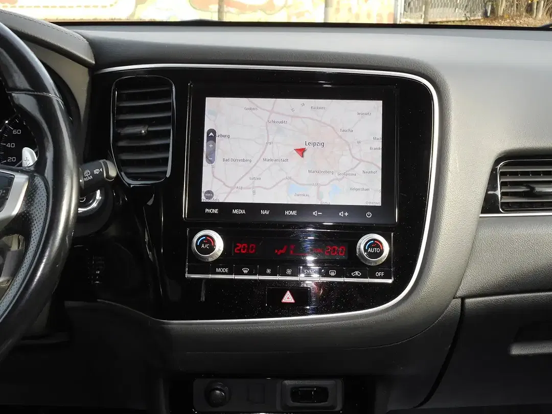 Mitsubishi Outlander PHEV Hybrid 4WD Basis Spirit - Thumbnail 10