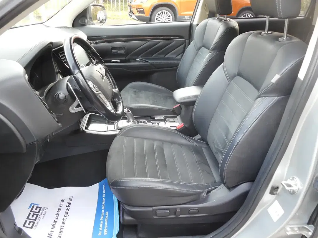 Mitsubishi Outlander PHEV Hybrid 4WD Basis Spirit - Thumbnail 12