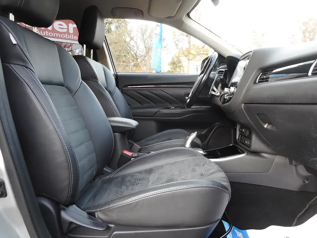 Mitsubishi Outlander PHEV Hybrid 4WD Basis Spirit - Thumbnail 13