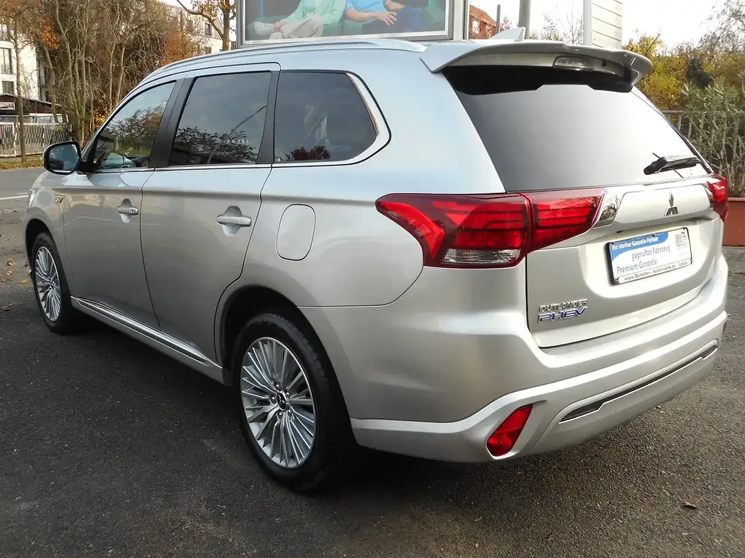 Mitsubishi Outlander PHEV Hybrid 4WD Basis Spirit - Thumbnail 4