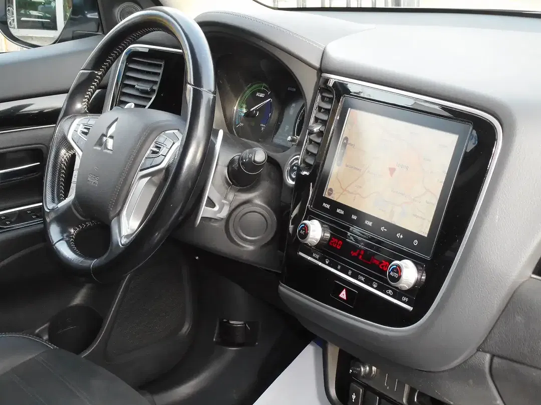 Mitsubishi Outlander PHEV Hybrid 4WD Basis Spirit - Thumbnail 8