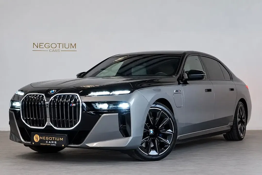 BMW 760 - foto 1