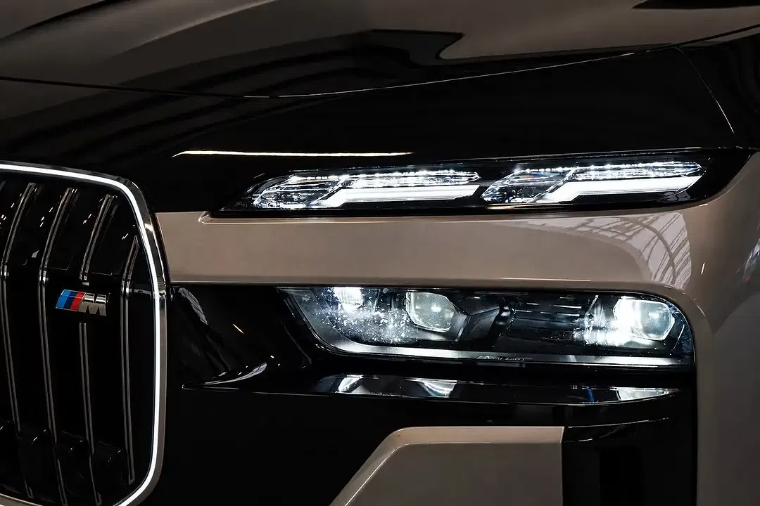 BMW 760 - Thumbnail 10
