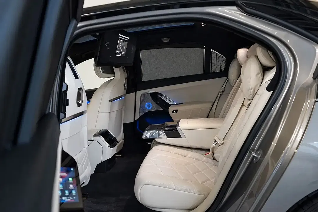 BMW 760 - Thumbnail 12