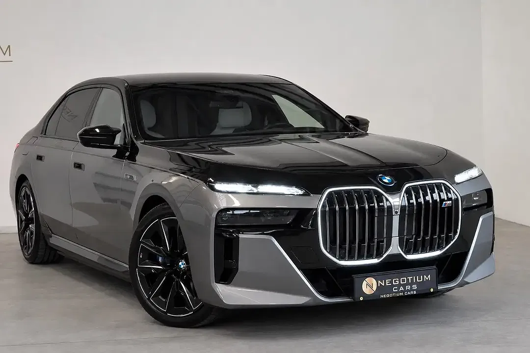 BMW 760 - Thumbnail 3