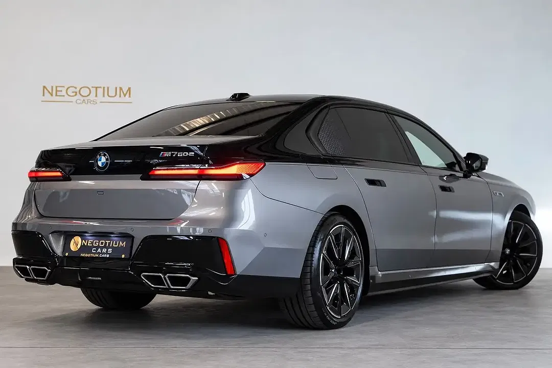 BMW 760 - Thumbnail 4
