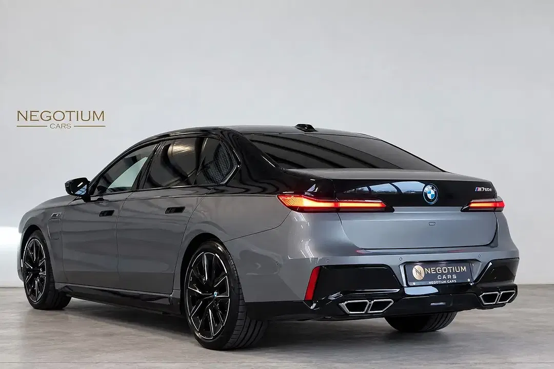 BMW 760 - Thumbnail 5
