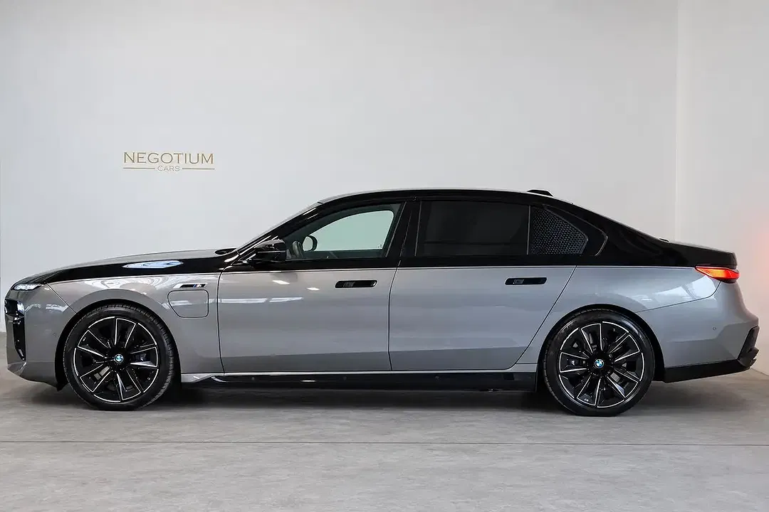 BMW 760 - Thumbnail 6