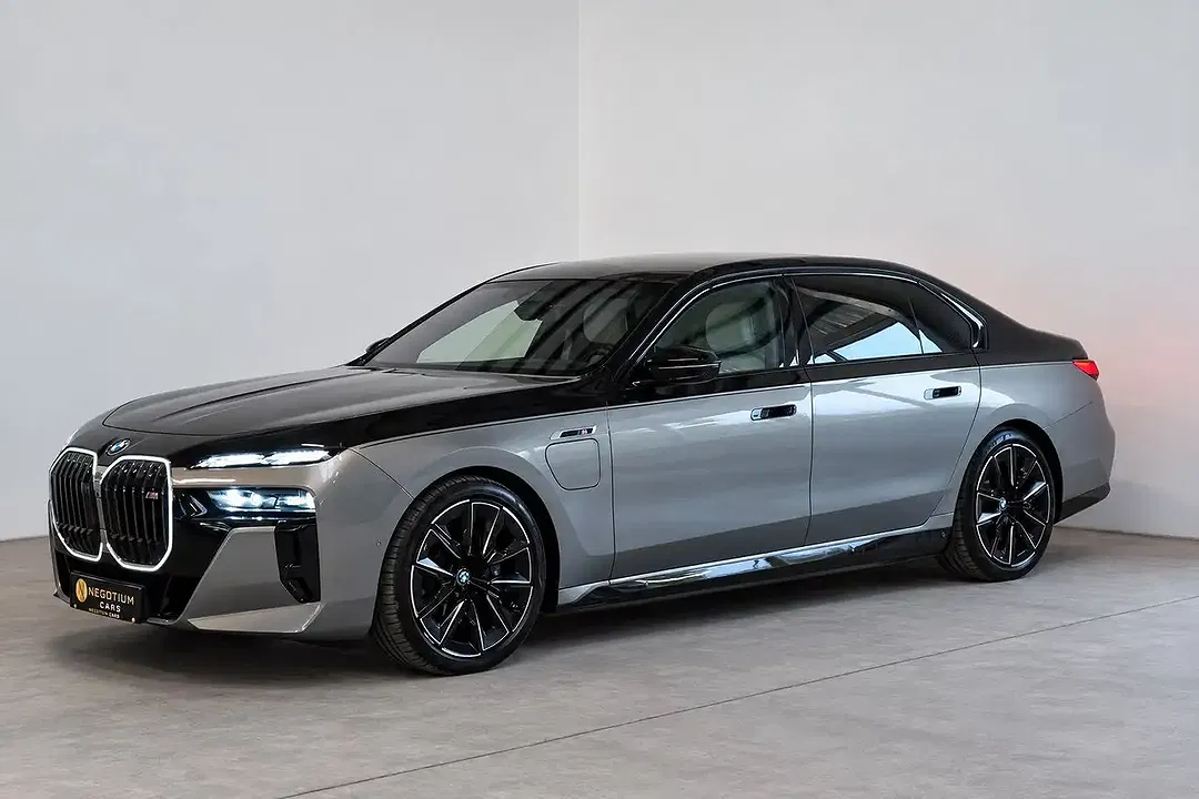 BMW 760 - Thumbnail 7
