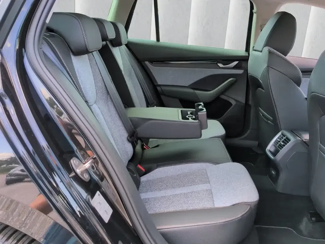 Skoda Octavia 1.5 eTSI Combi Selection - Thumbnail 8