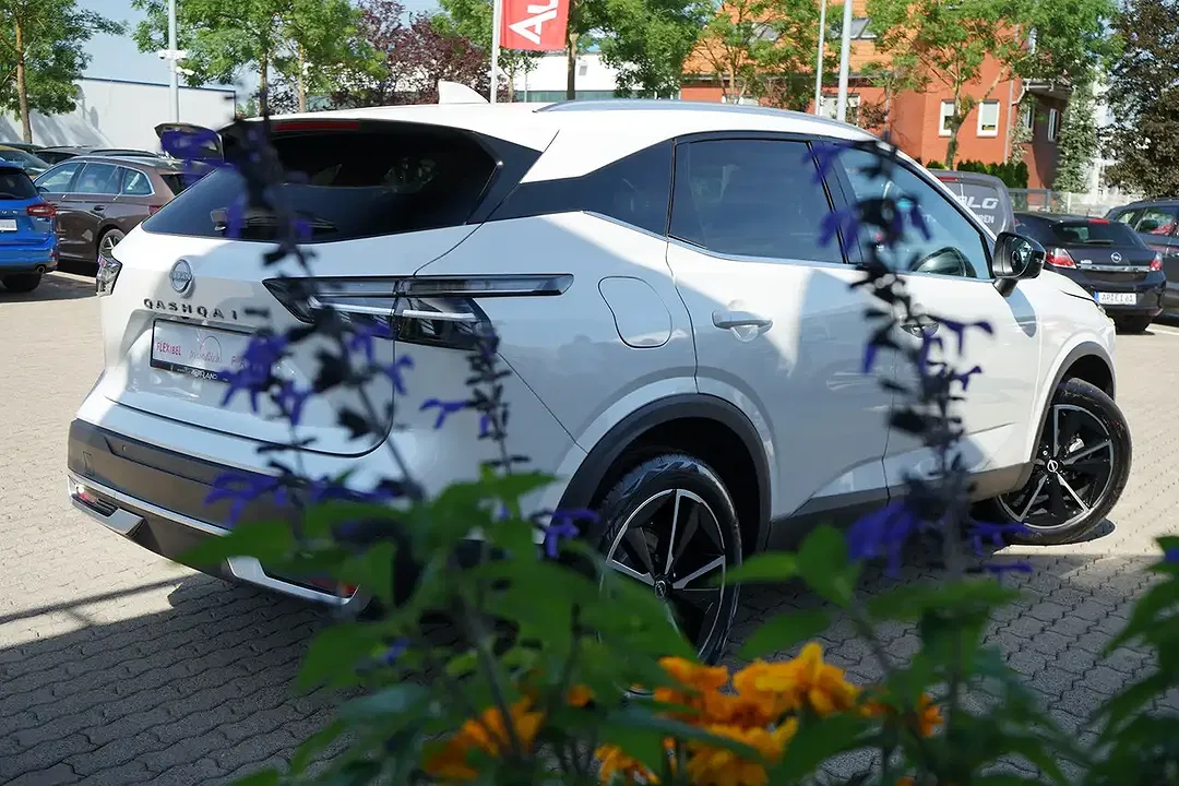 Nissan Qashqai 1.3 DIG-T AUT Tekna - Thumbnail 3