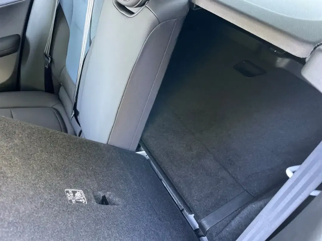 Volvo EX30 Extended Range Core - Thumbnail 8