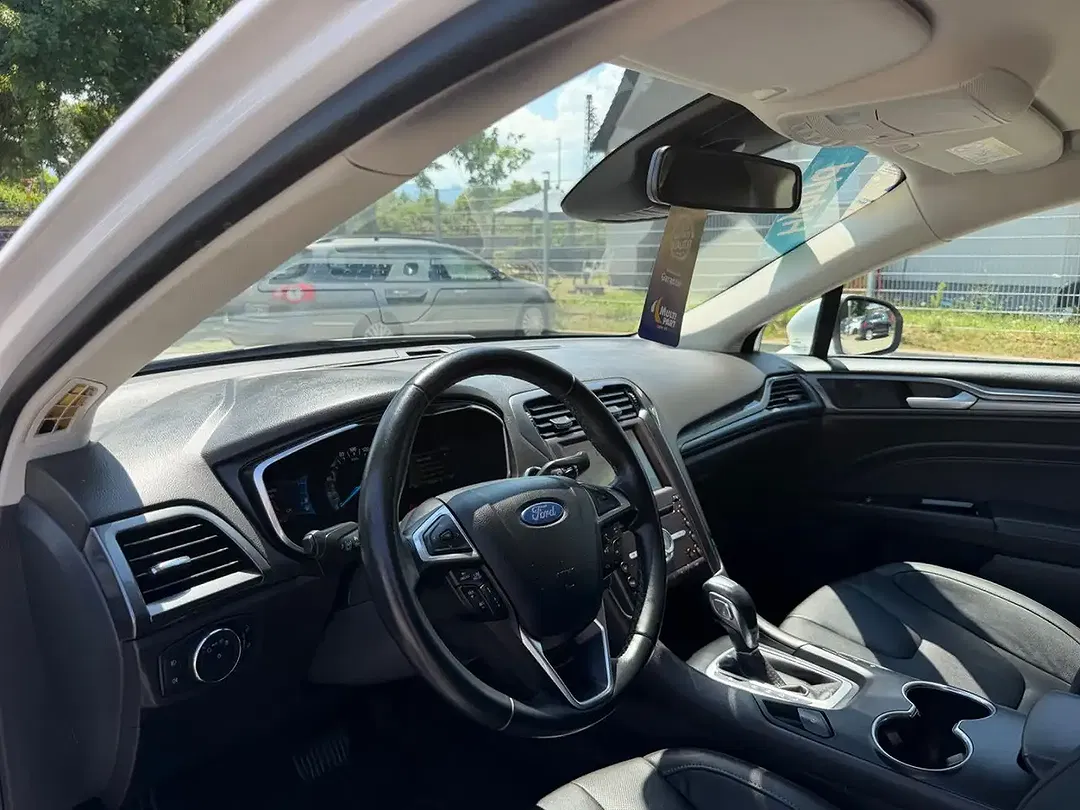 Ford Mondeo Hybrid Titanium - Thumbnail 10