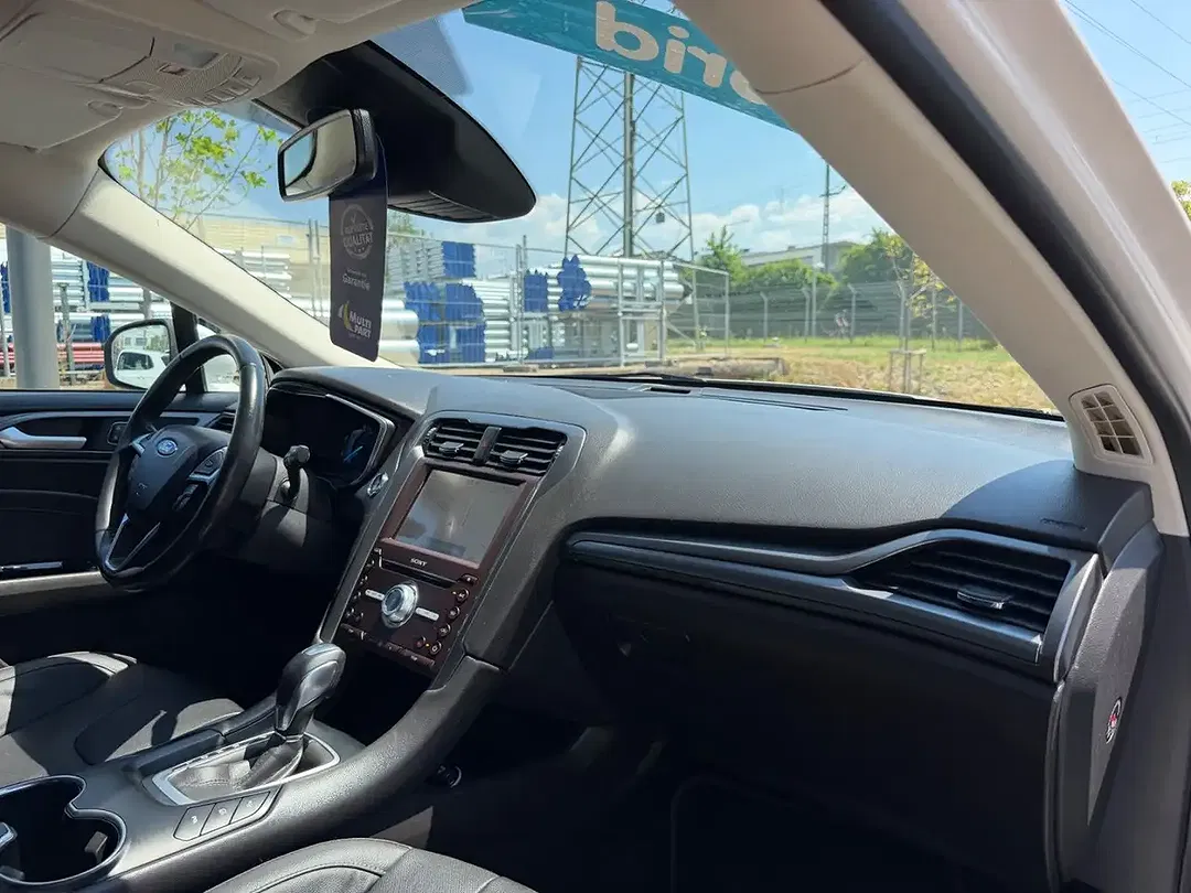 Ford Mondeo Hybrid Titanium - Thumbnail 12