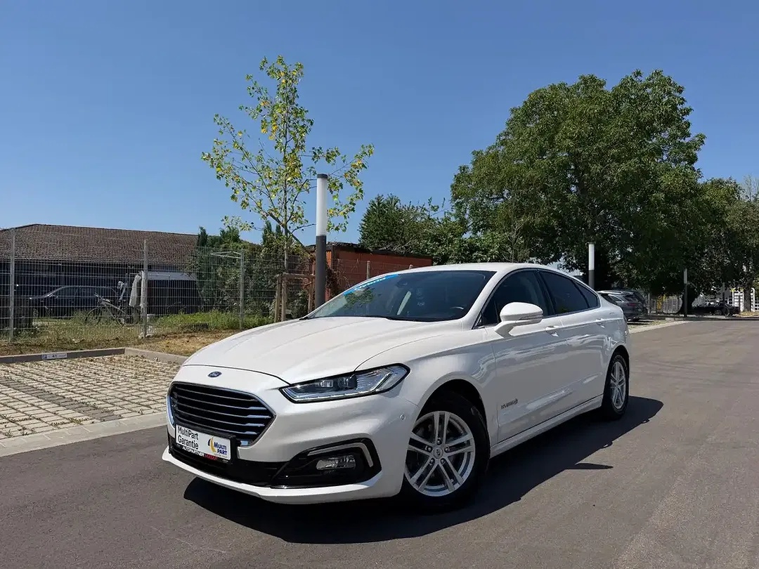 Ford Mondeo Hybrid Titanium - Thumbnail 3
