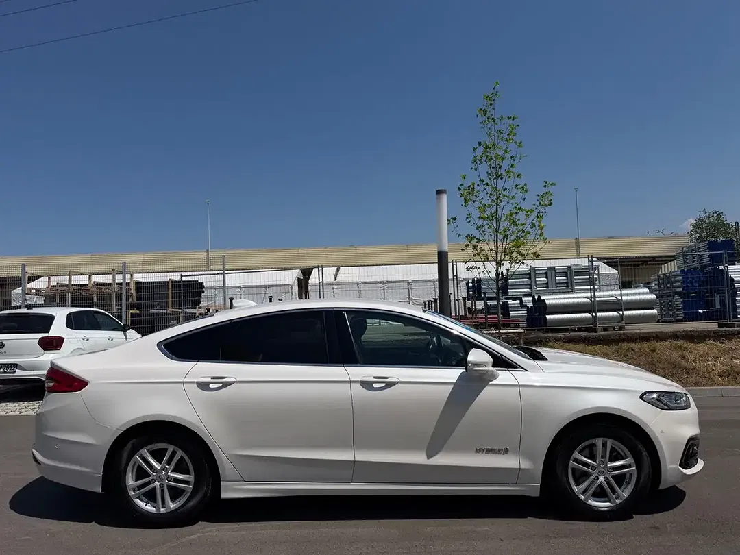 Ford Mondeo Hybrid Titanium - Thumbnail 8
