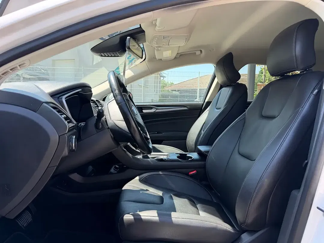 Ford Mondeo Hybrid Titanium - Thumbnail 9