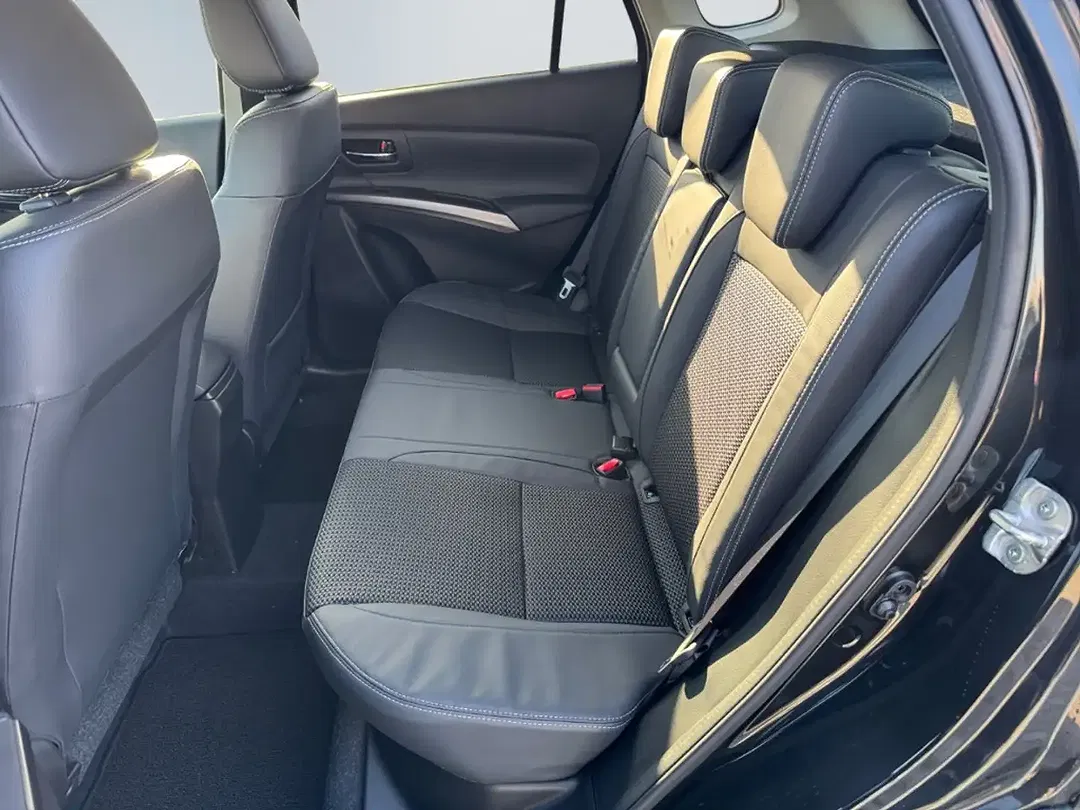 Suzuki SX4 S-Cross 1.5 Comfort+ - Thumbnail 3