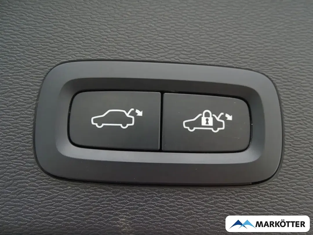 Volvo C40 Recharge Plus - Thumbnail 12