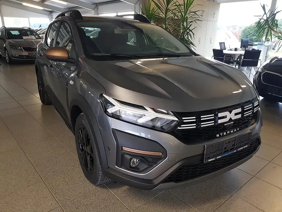 Dacia Sandero TCe ECO-G Stepway Extreme - Thumbnail 1