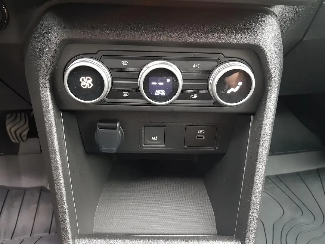 Dacia Sandero TCe ECO-G Stepway Extreme - Thumbnail 13