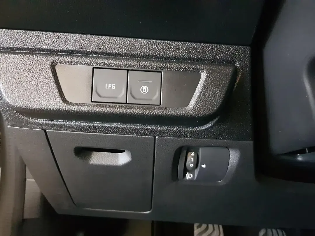 Dacia Sandero TCe ECO-G Stepway Extreme - Thumbnail 6