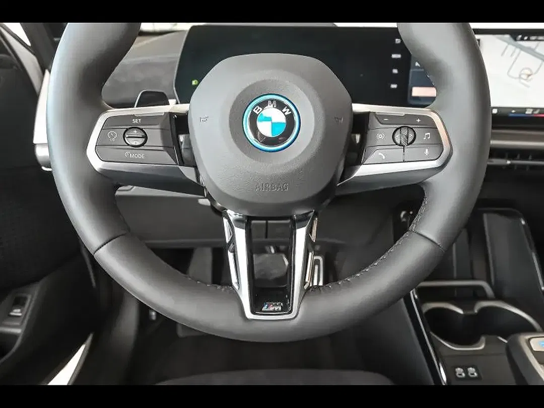 BMW iX2 eDrive - Thumbnail 4