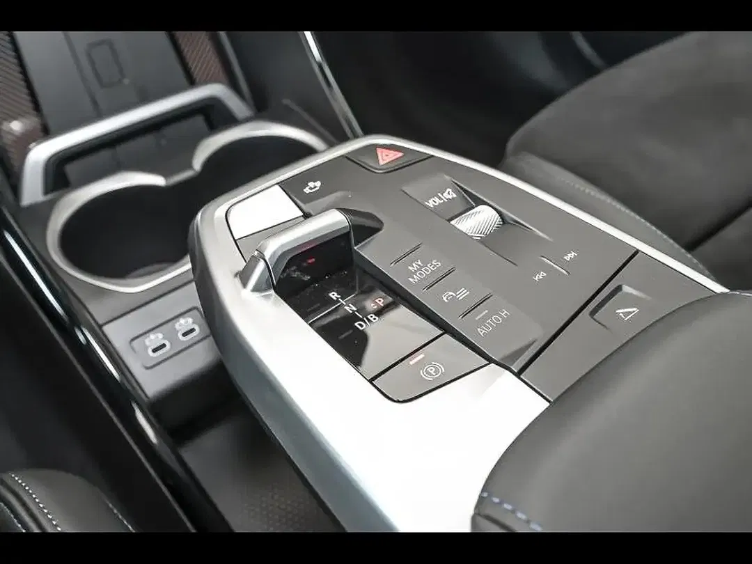 BMW iX2 eDrive - Thumbnail 5