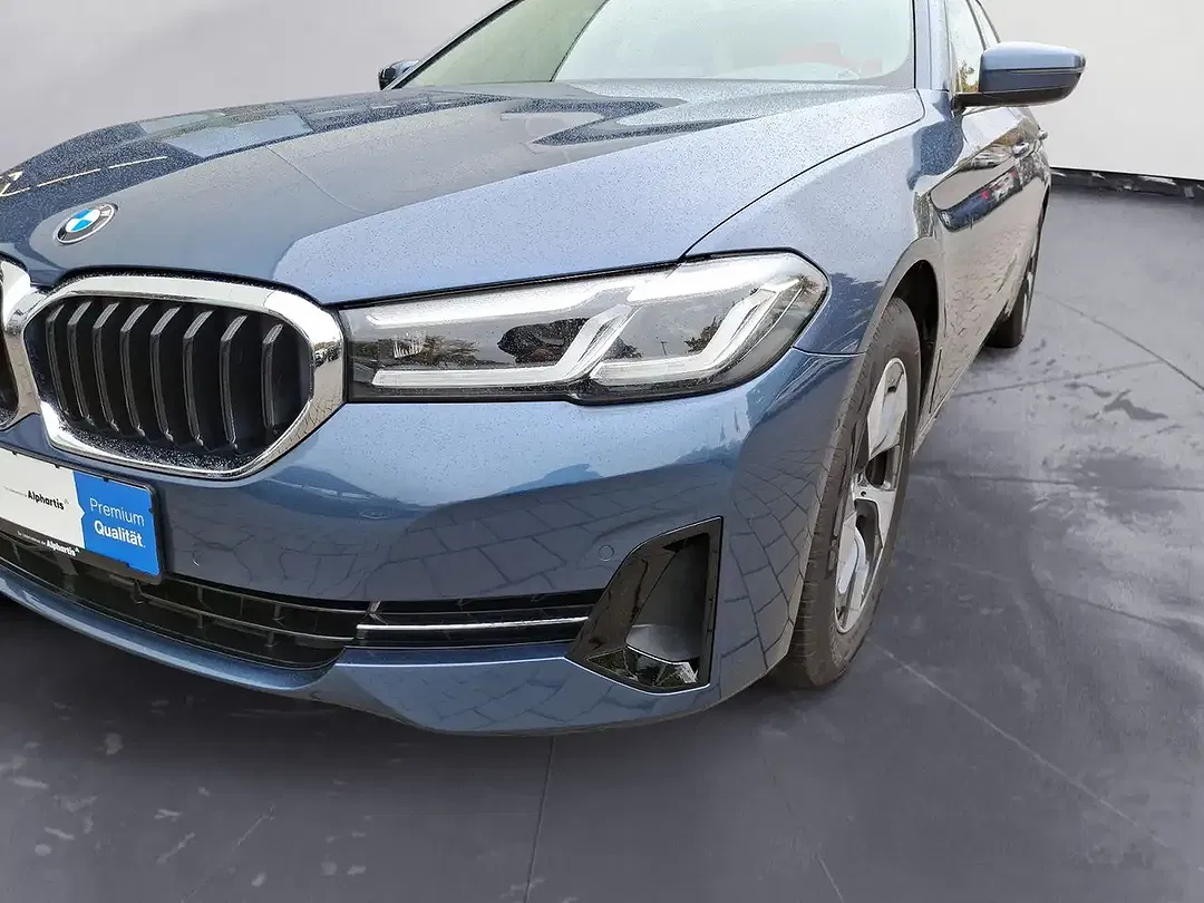 BMW 520 xDrive Touring - Thumbnail 10
