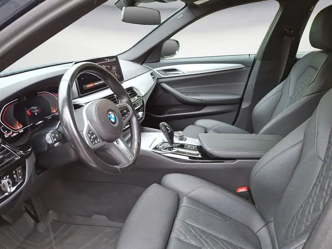 BMW 520 xDrive Touring - Thumbnail 11