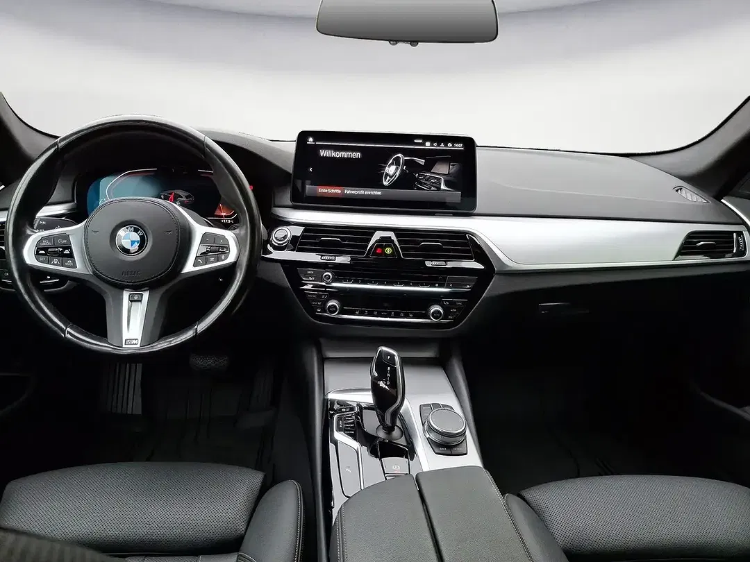 BMW 520 xDrive Touring - Thumbnail 13