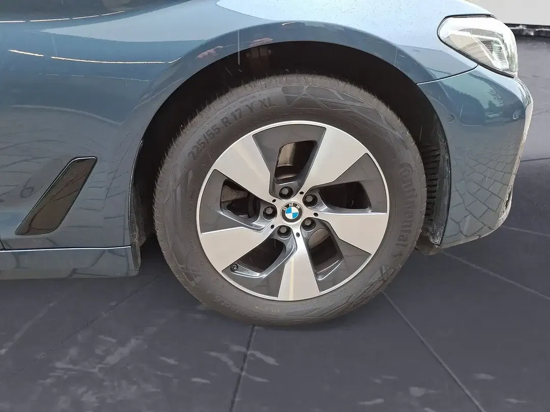 BMW 520 xDrive Touring - Thumbnail 7