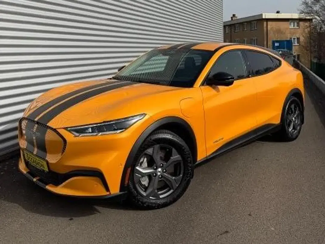 Ford Mustang Mach-E Standard Range 4x4 - Thumbnail 3