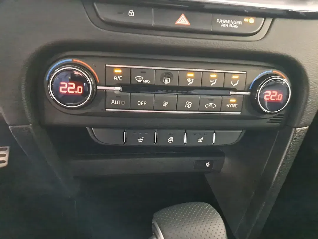 Kia Ceed SW / cee'd SW 1.5 T-GDI DCT GT-Line - Thumbnail 11