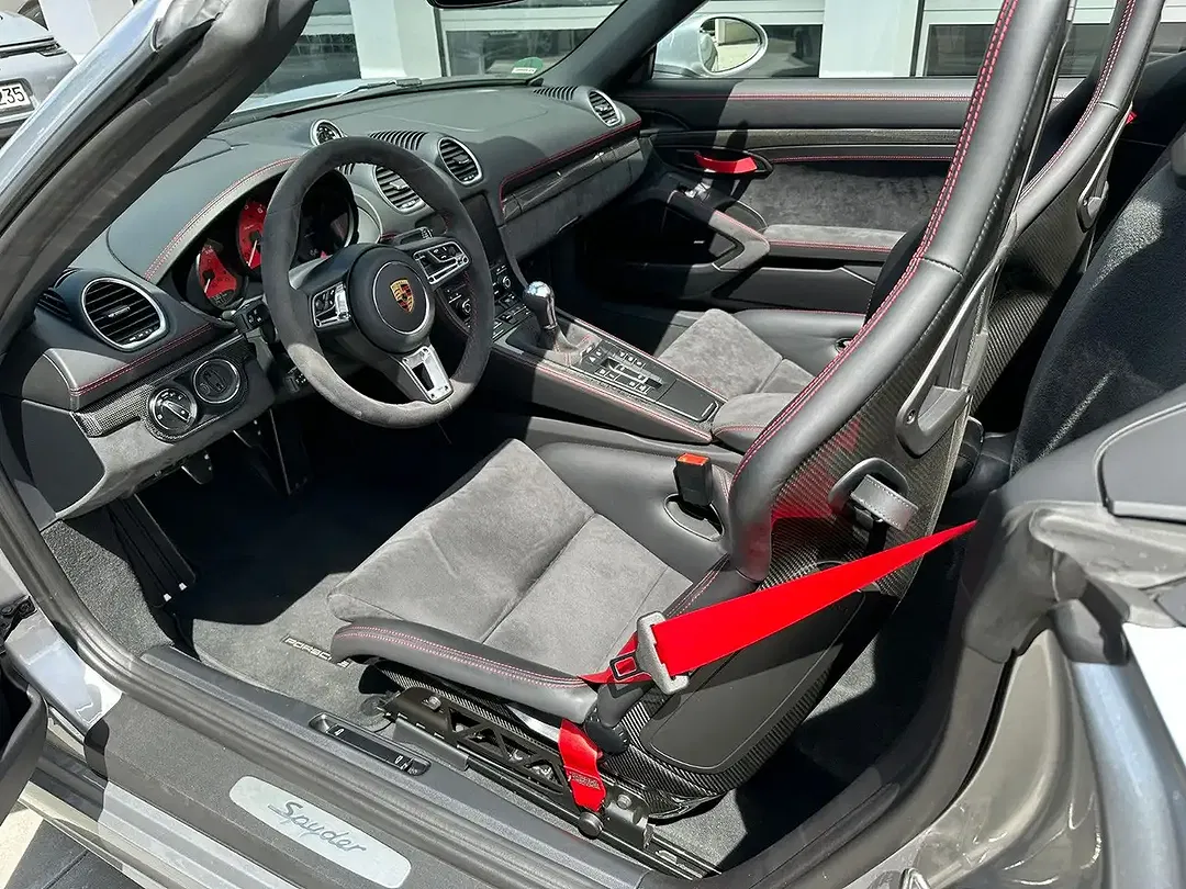 Porsche Boxster - Thumbnail 10