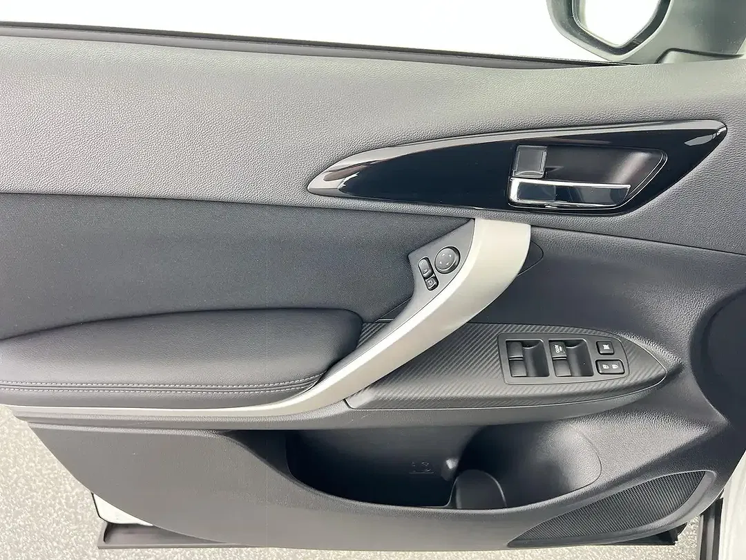Mitsubishi Eclipse Cross 2.4 Hybrid 4WD Basis - Thumbnail 10