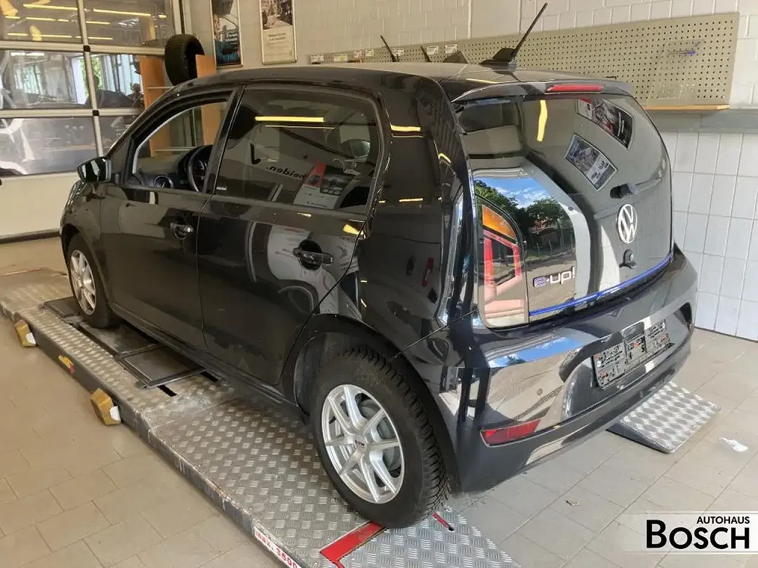 Volkswagen e-up! United - Thumbnail 4