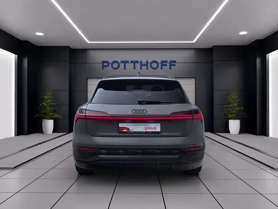 Audi Q8 55 e-tron S line - Thumbnail 4