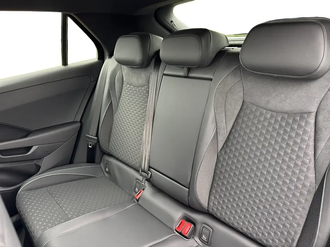 Volkswagen T-Roc 1.5 eTSI DSG R-Line - Thumbnail 9
