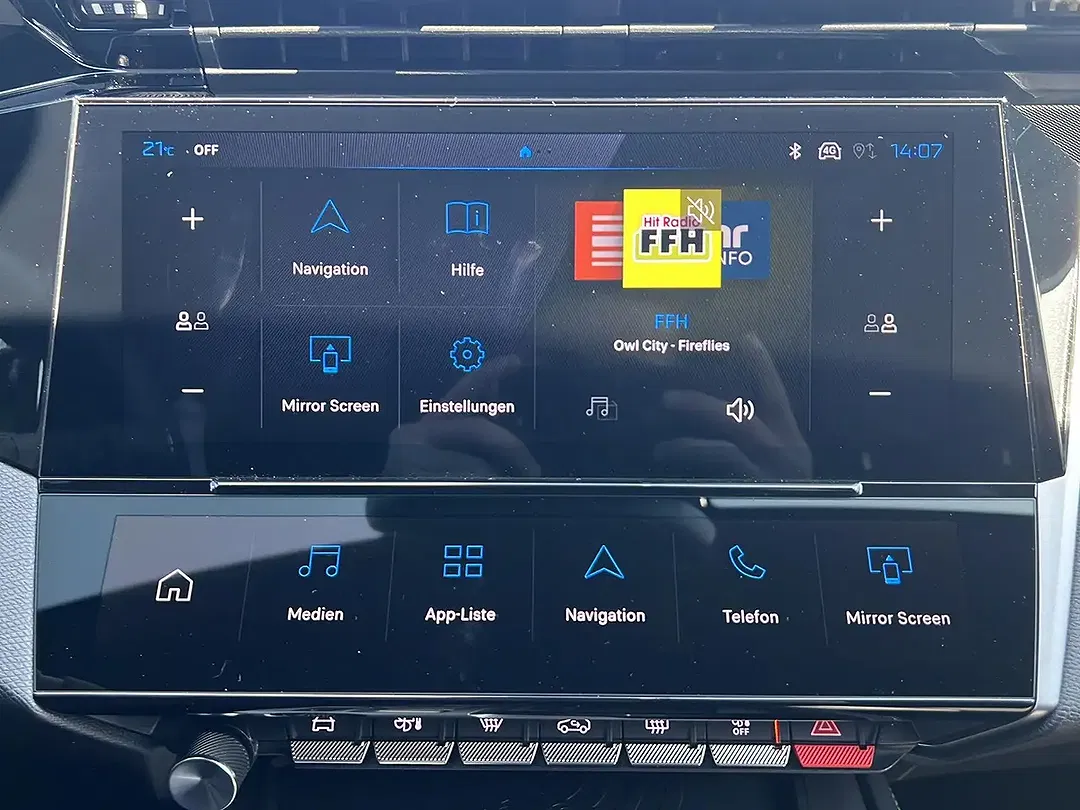 Peugeot 408 PHEV GT - Thumbnail 13